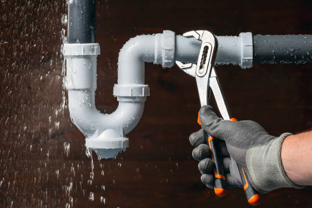 Professional Emergency Plumber technician working in Port Washington, OH